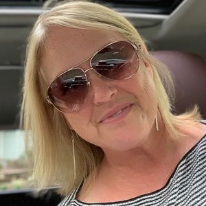 Meet your Posher, Megan